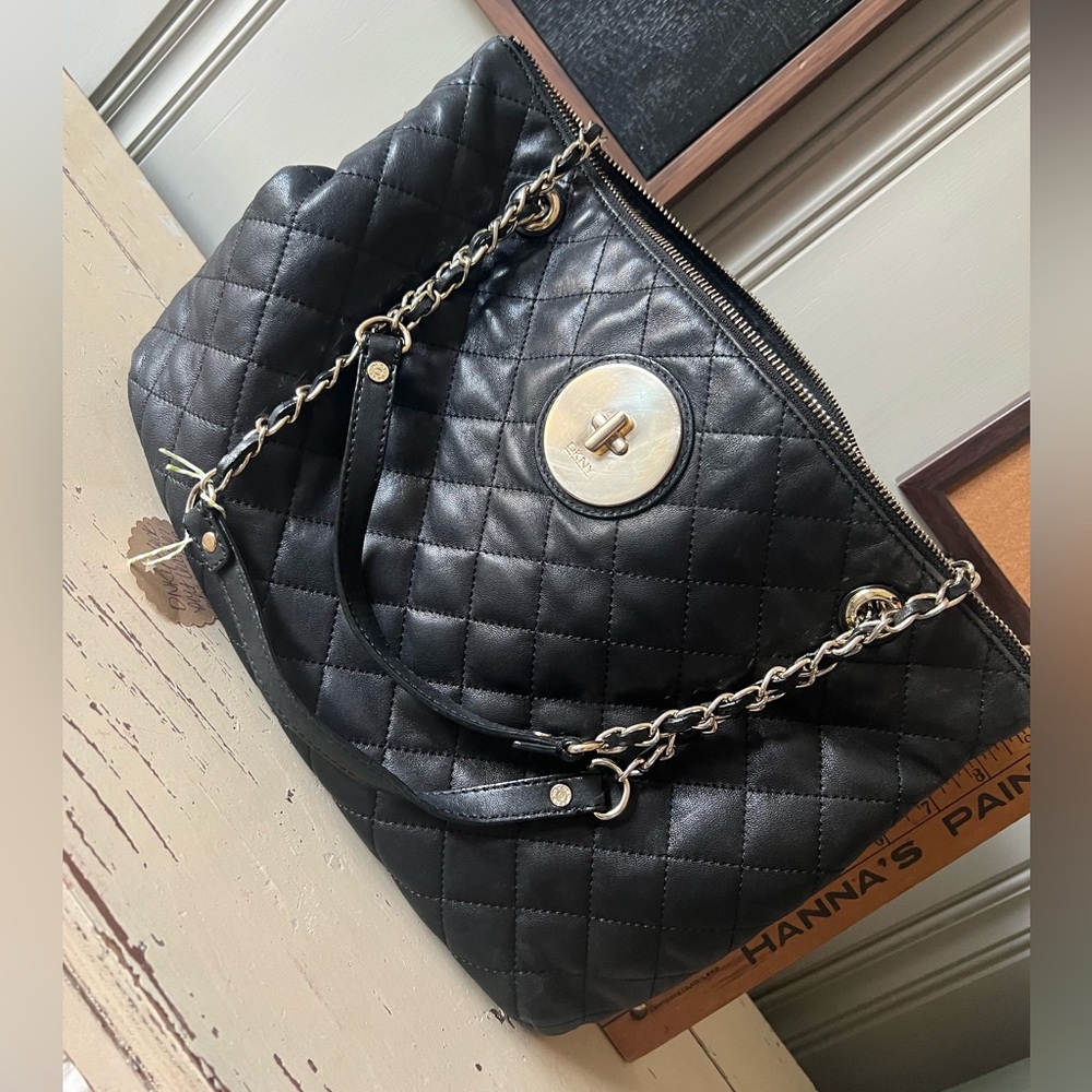 DKNY quilted leather purse. Black mix with chain strap.